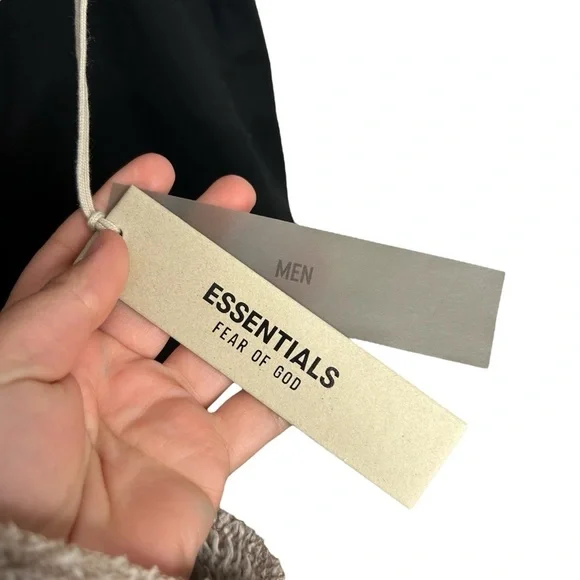 Fear of God Essentials Black Oversize Rubber Logo Patch Short Sleeve T-Shirt - Picture 6 of 13